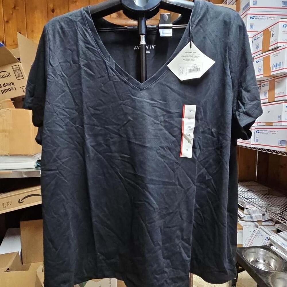 (186-7) Black V-Neck T-Shirt Size 1X